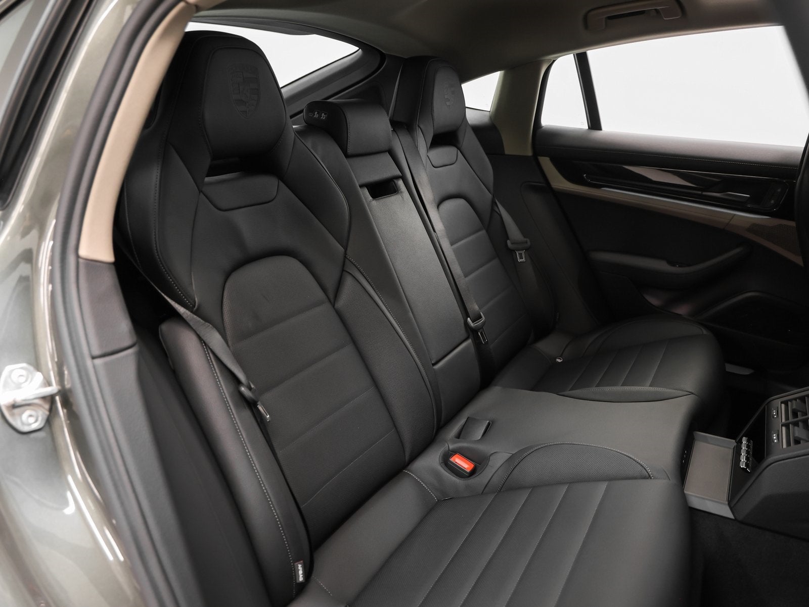 2026 Porsche Panamera 4