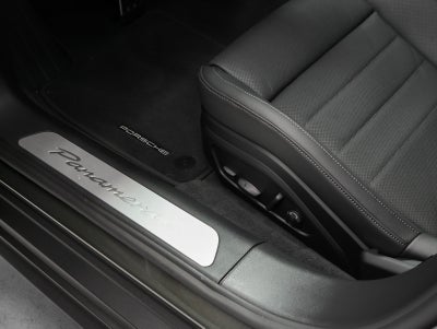 2026 Porsche Panamera 4