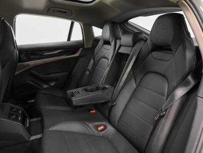 2026 Porsche Panamera 4