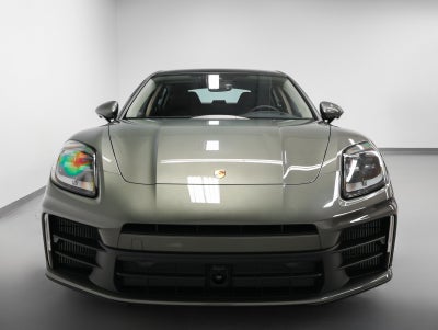 2026 Porsche Panamera 4