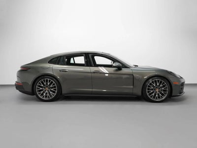 2026 Porsche Panamera 4