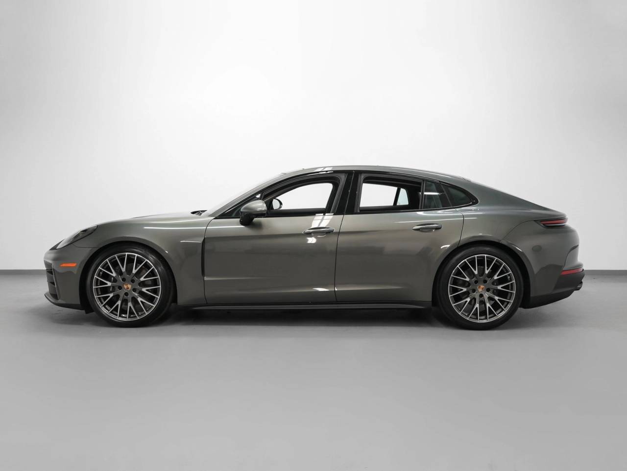 2026 Porsche Panamera 4