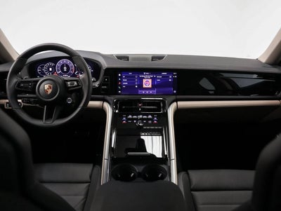 2026 Porsche Panamera 4