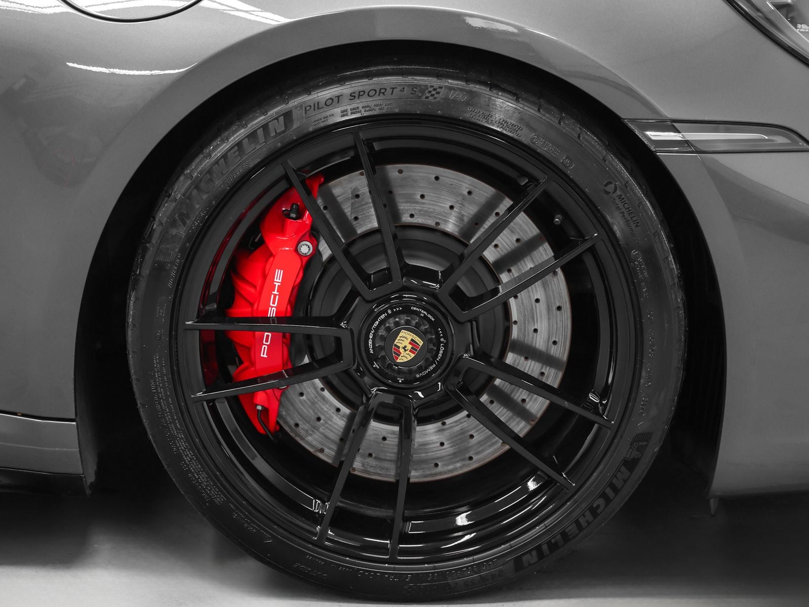 2022 Porsche 911 Carrera 4 GTS