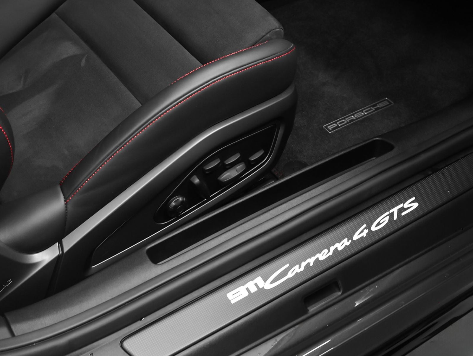 2022 Porsche 911 Carrera 4 GTS