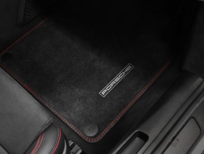 2022 Porsche 911 Carrera 4 GTS