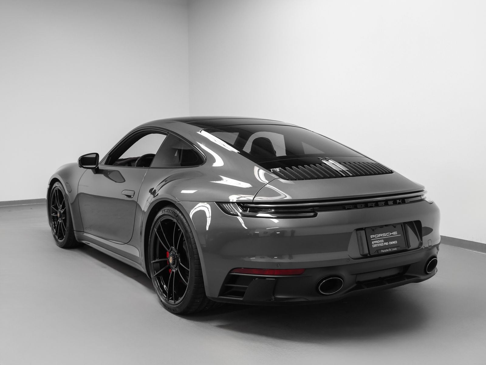2022 Porsche 911 Carrera 4 GTS