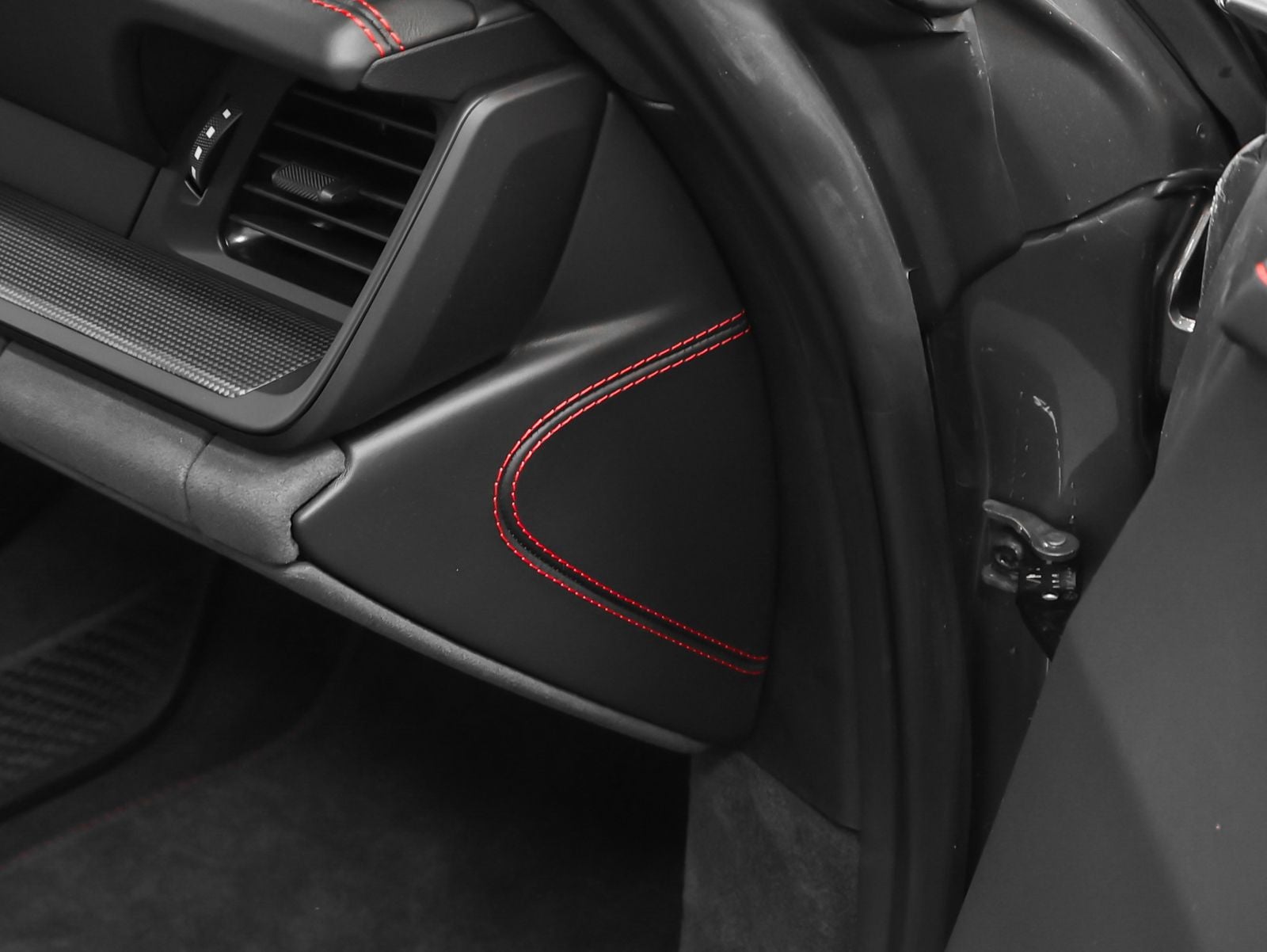 2022 Porsche 911 Carrera 4 GTS