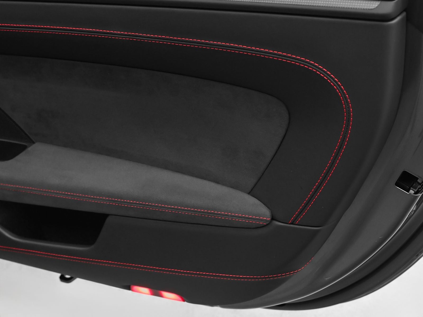2022 Porsche 911 Carrera 4 GTS