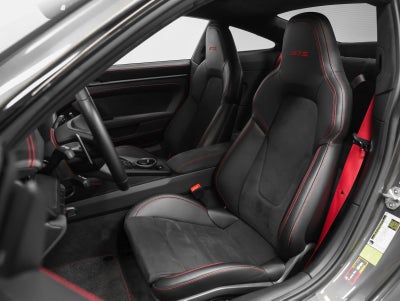 2022 Porsche 911 Carrera 4 GTS