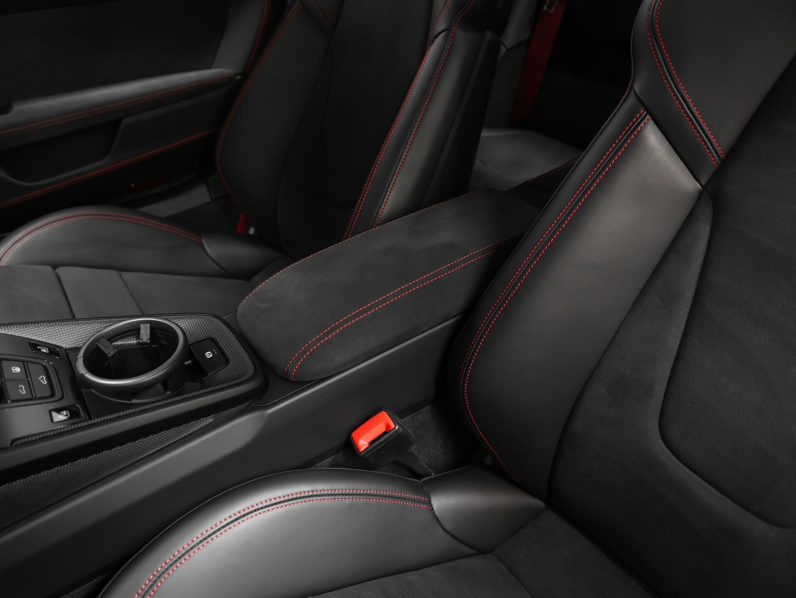 2022 Porsche 911 Carrera 4 GTS