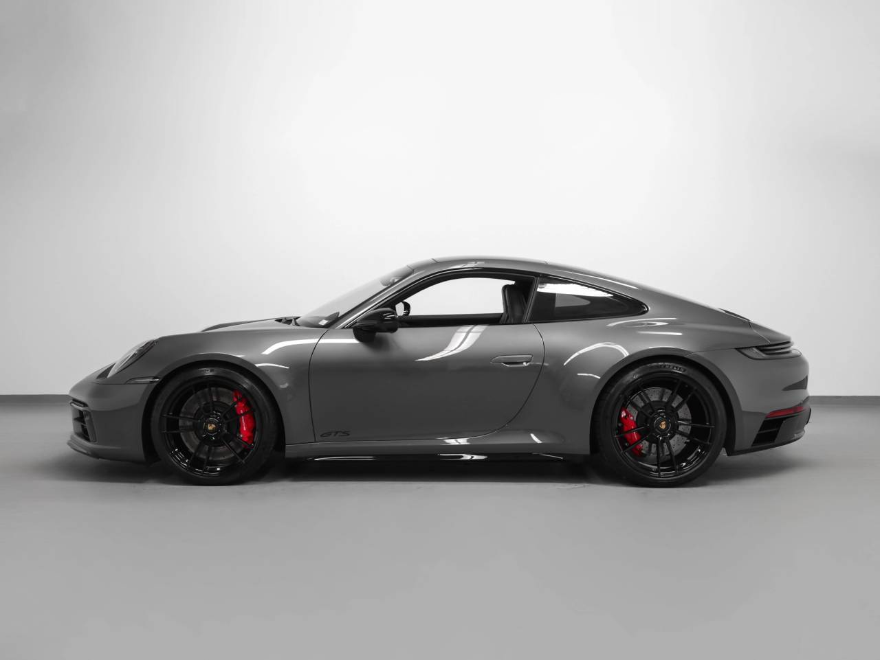 2022 Porsche 911 Carrera 4 GTS