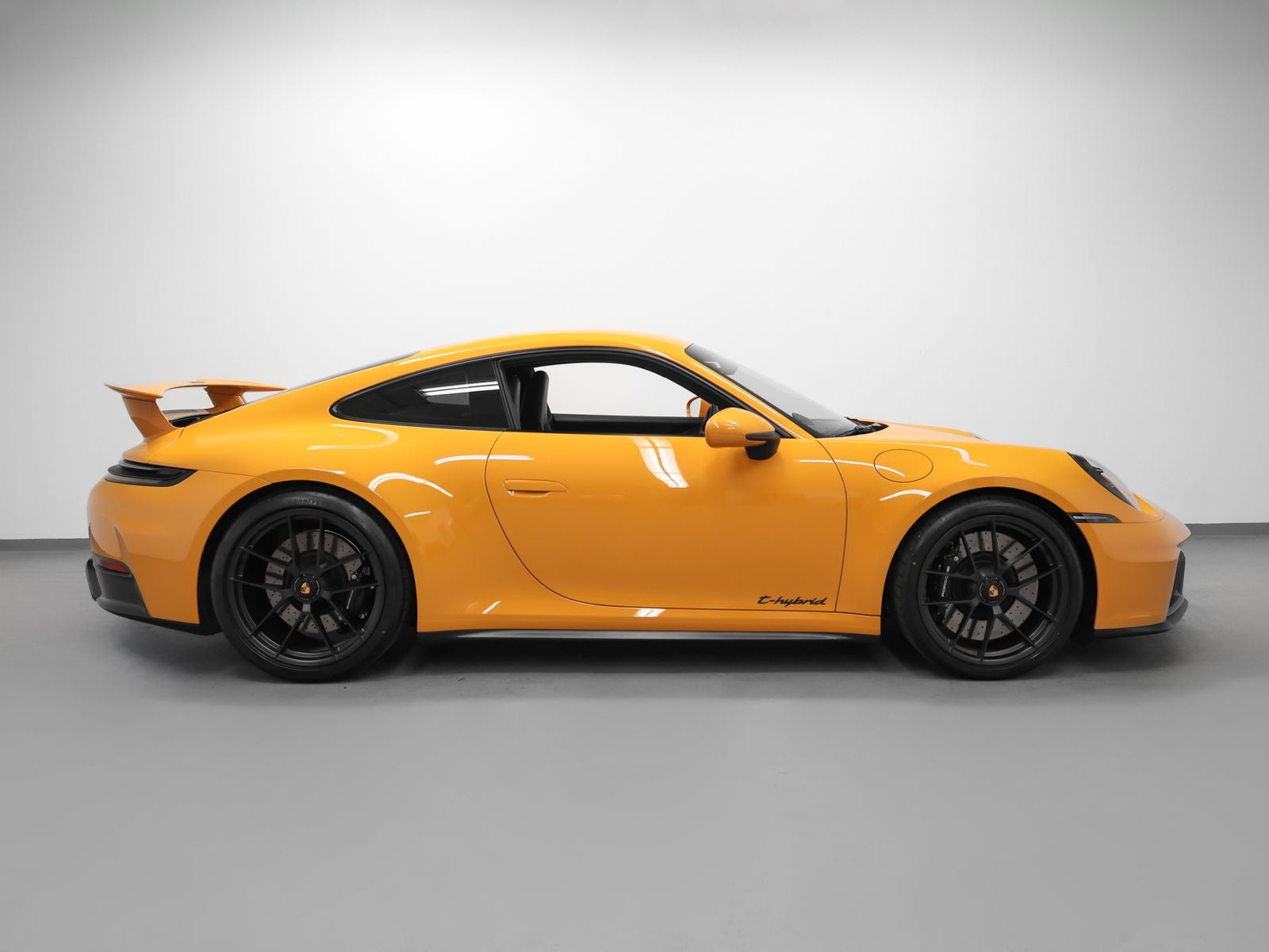 2025 Porsche 911 911 Carrera GTS