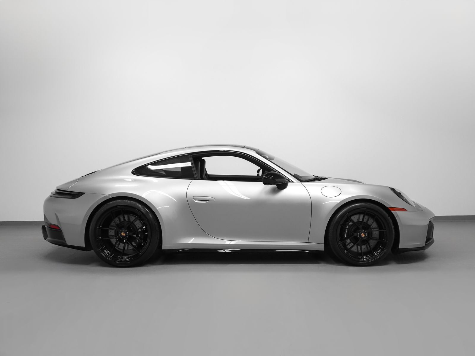 2025 Porsche 911 Carrera GTS