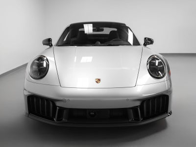 2025 Porsche 911 Carrera GTS
