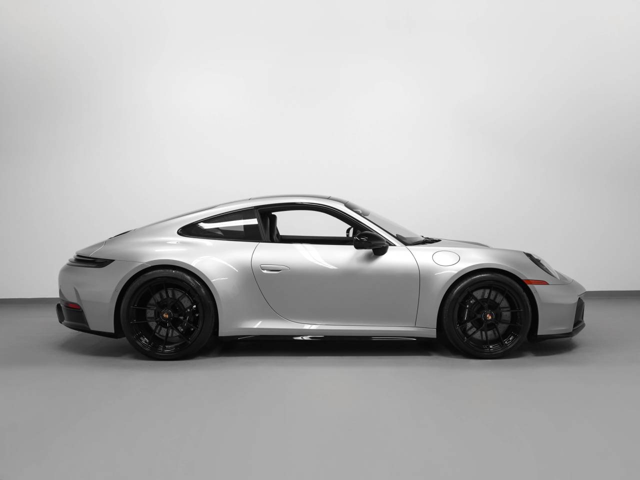 2025 Porsche 911 Carrera GTS