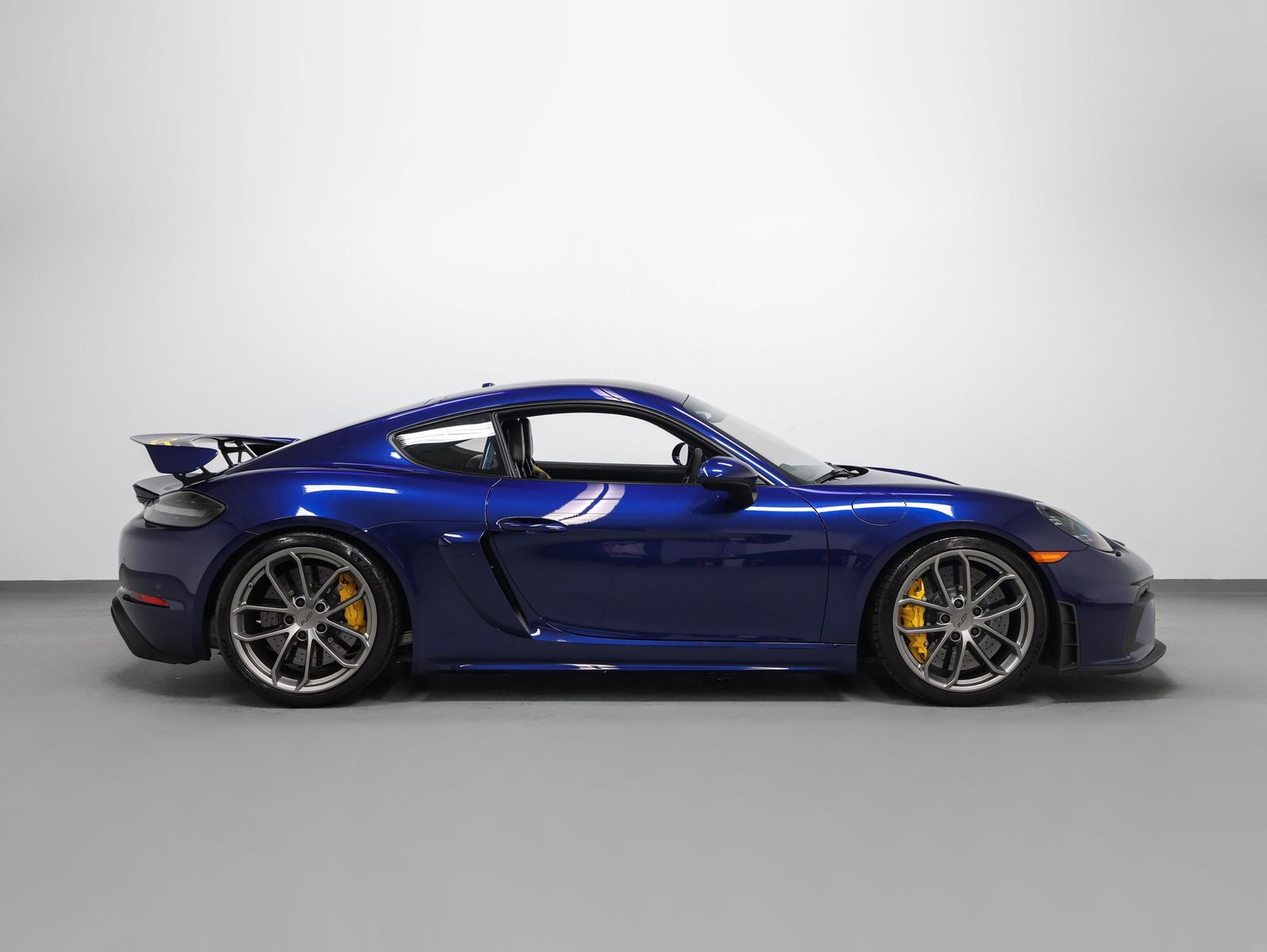 2022 Porsche 718 Cayman GT4