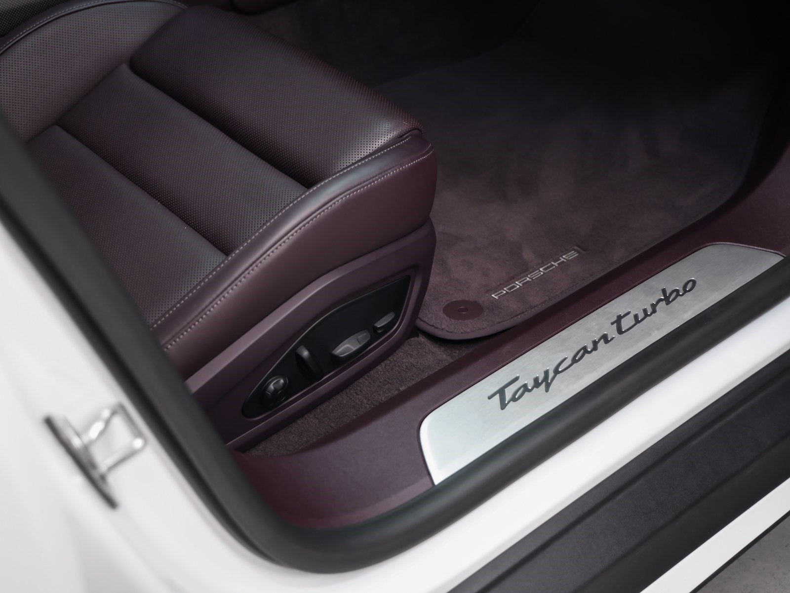 2024 Porsche Taycan Taycan Turbo (MY24)