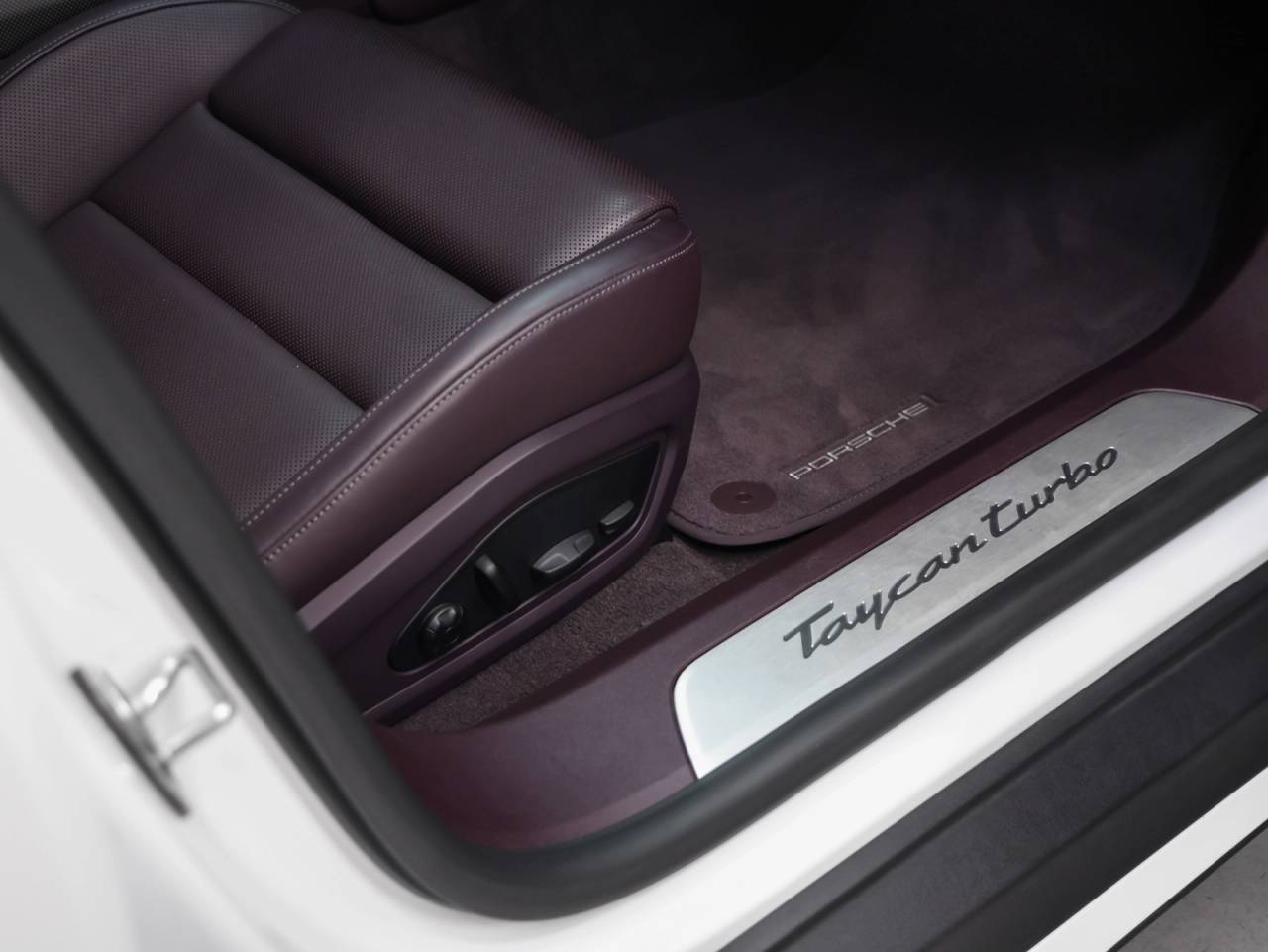 2024 Porsche Taycan Taycan Turbo (MY24)