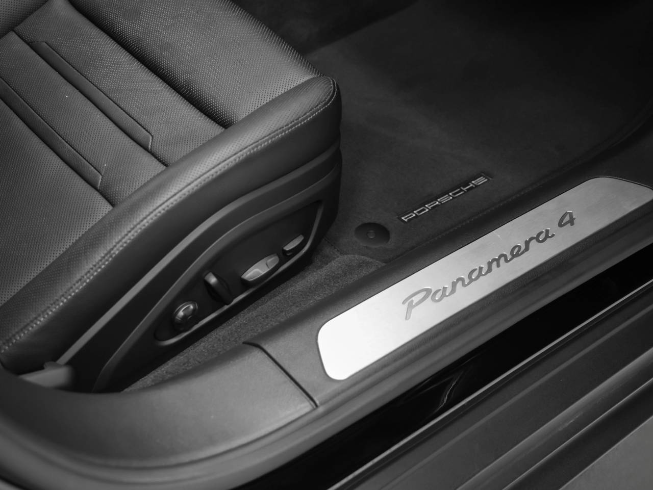 2023 Porsche Panamera Panamera 4 E-Hybrid