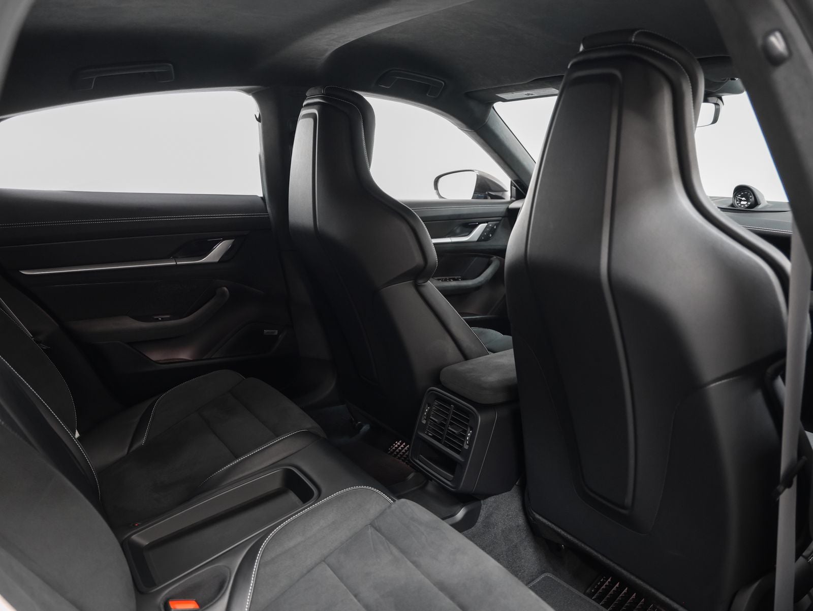 2025 Porsche Taycan Turbo GT