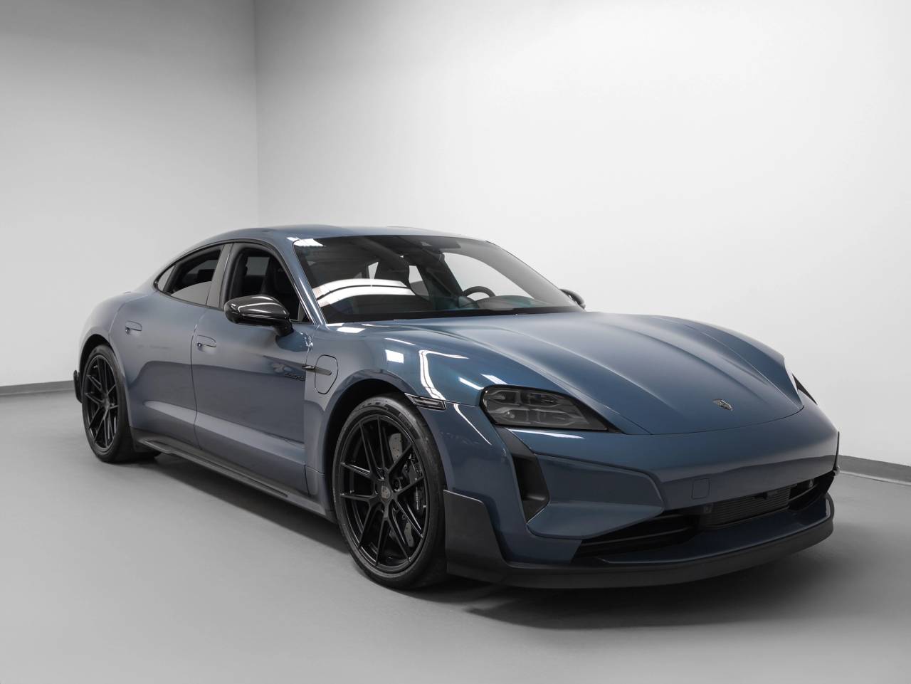 2025 Porsche Taycan Turbo GT