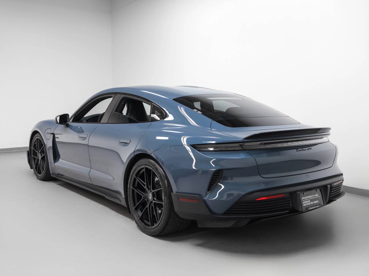 2025 Porsche Taycan Turbo GT