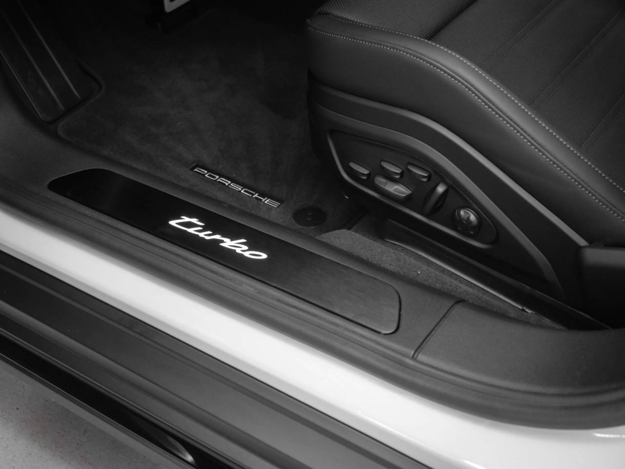 2025 Porsche Panamera Panamera Turbo E-Hybrid