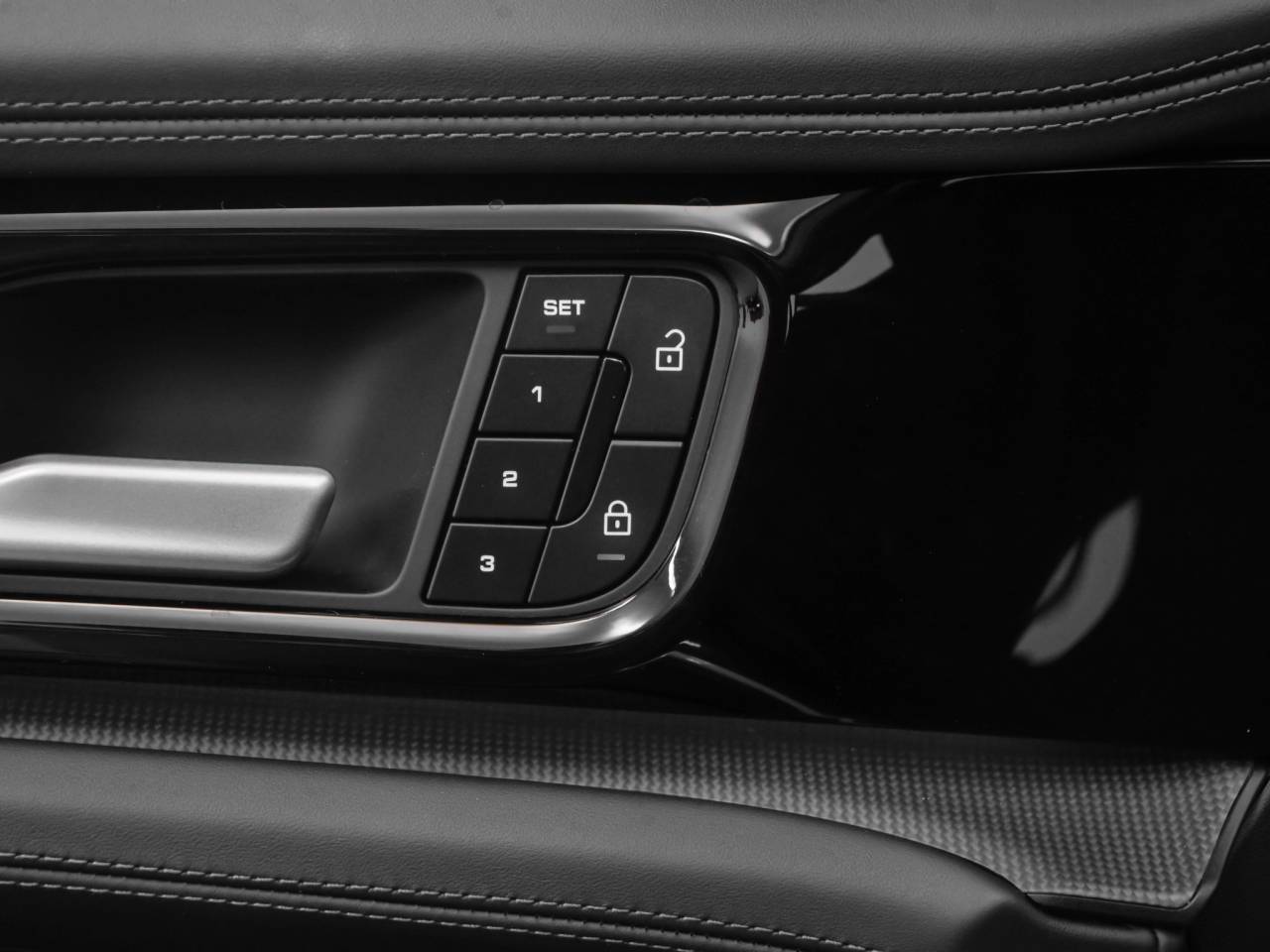 2025 Porsche Panamera Panamera Turbo E-Hybrid