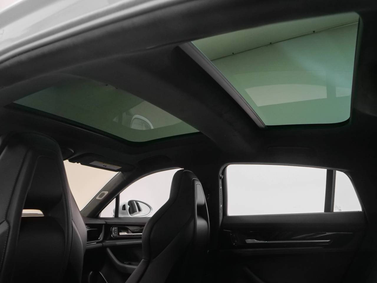 2025 Porsche Panamera Panamera Turbo E-Hybrid