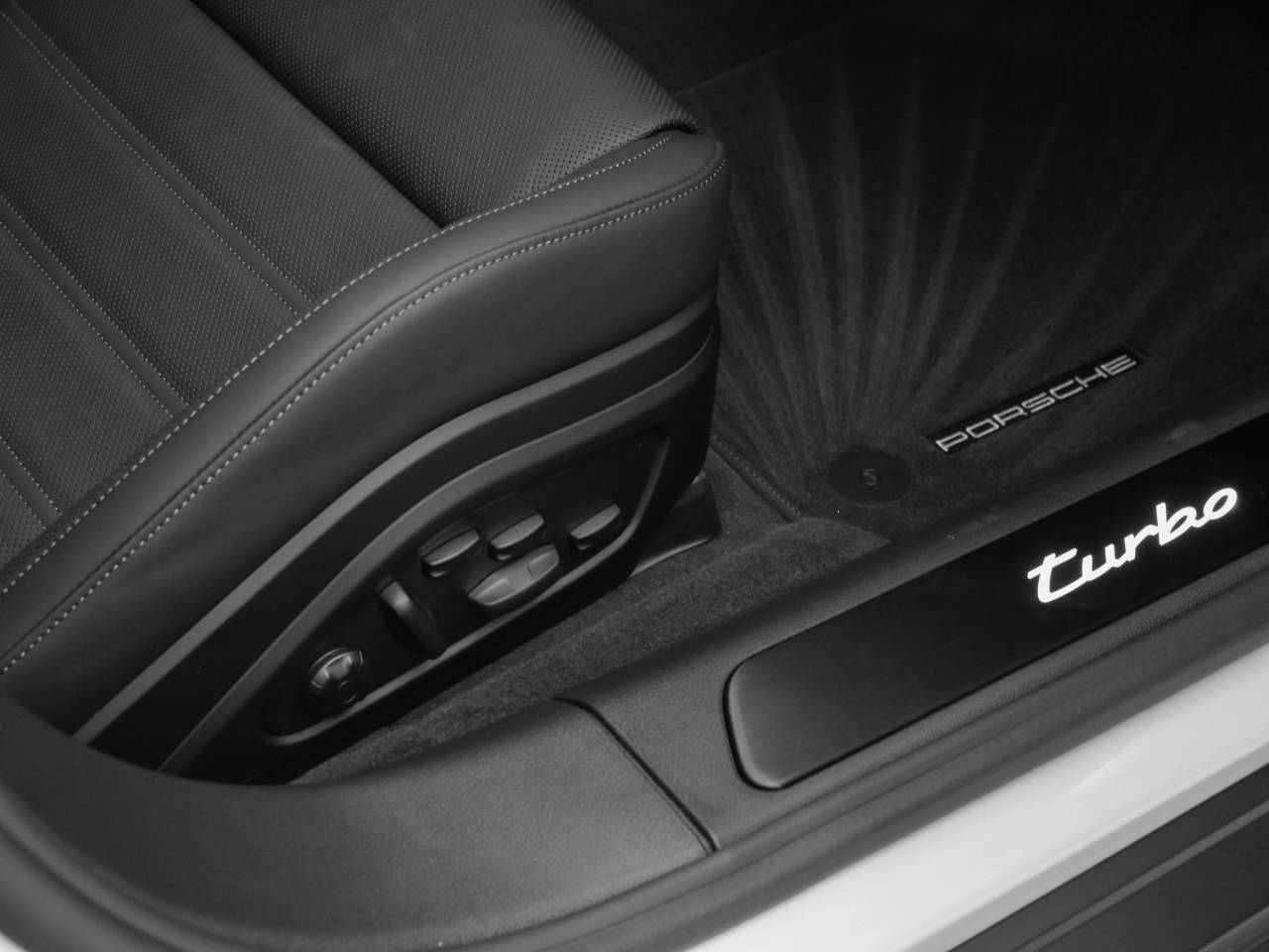 2025 Porsche Panamera Panamera Turbo E-Hybrid