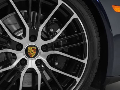 2023 Porsche Panamera Panamera GTS (MY23)