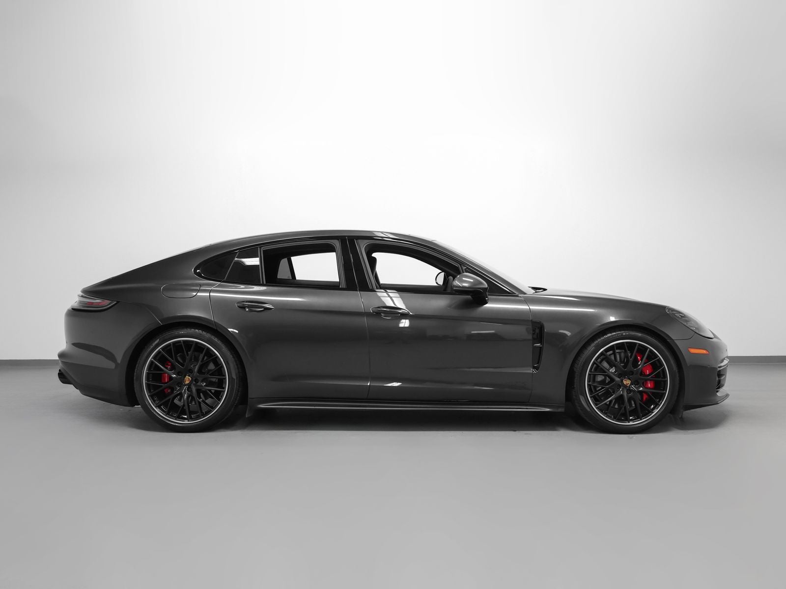 2023 Porsche Panamera GTS