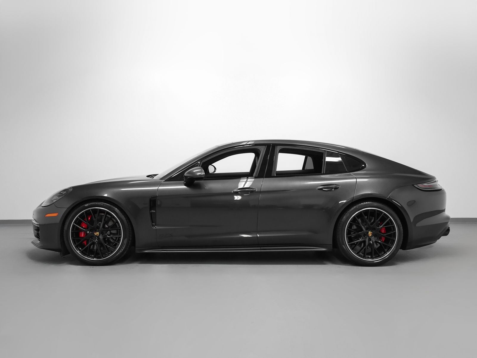 2023 Porsche Panamera GTS