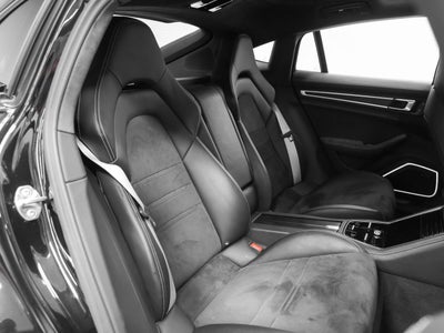 2023 Porsche Panamera GTS