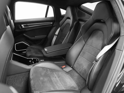 2023 Porsche Panamera GTS