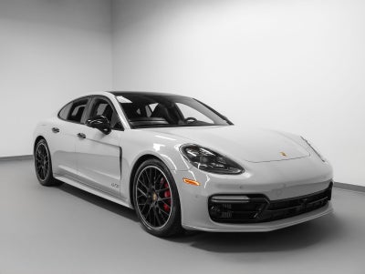 2020 Porsche Panamera Panamera GTS