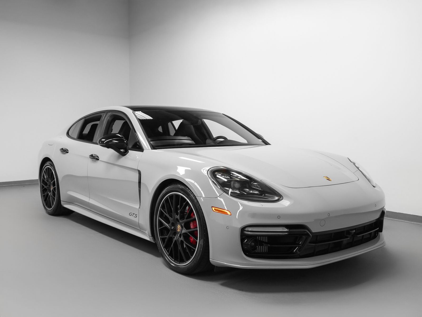2020 Porsche Panamera Panamera GTS