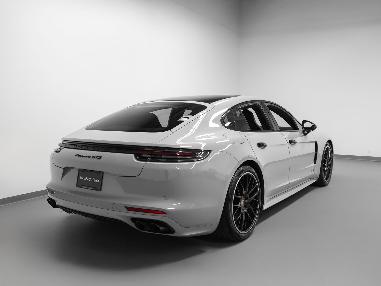 2020 Porsche Panamera Panamera GTS