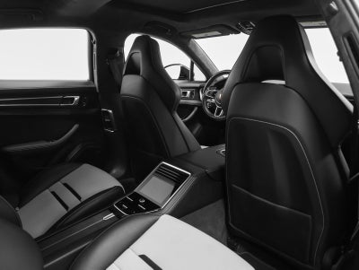 2020 Porsche Panamera Panamera GTS