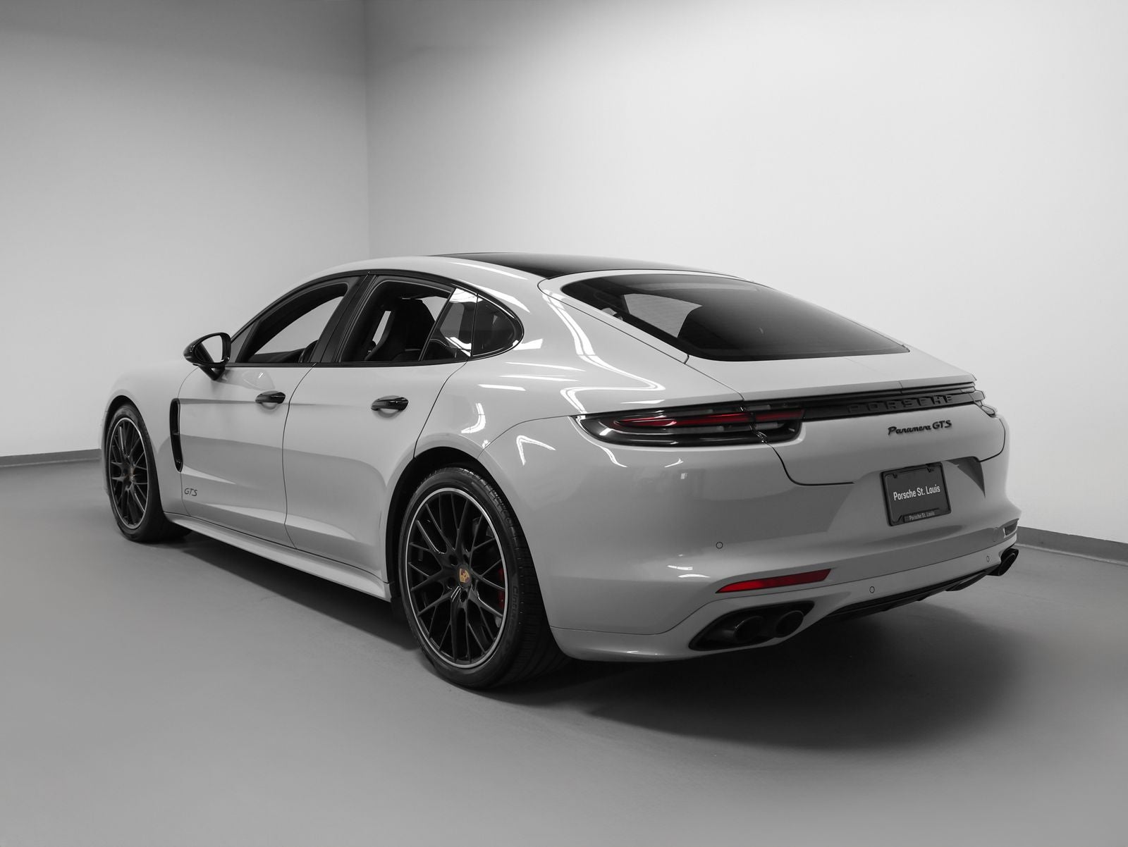 2020 Porsche Panamera Panamera GTS