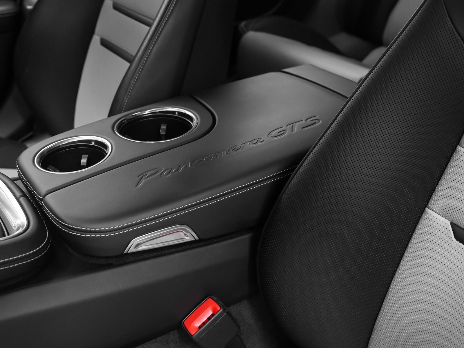 2020 Porsche Panamera Panamera GTS