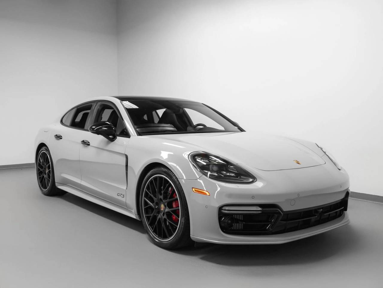 2020 Porsche Panamera Panamera GTS