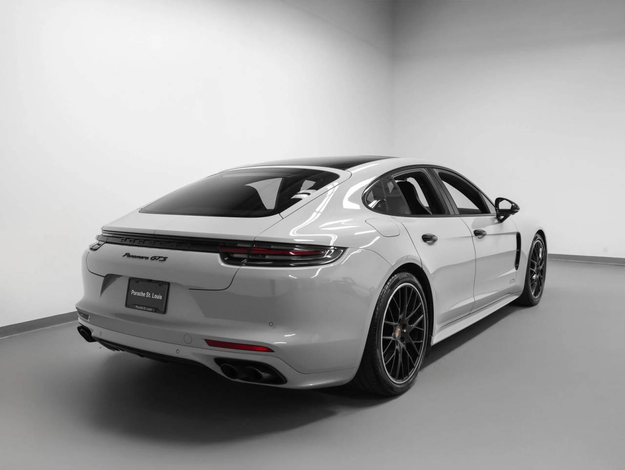 2020 Porsche Panamera Panamera GTS