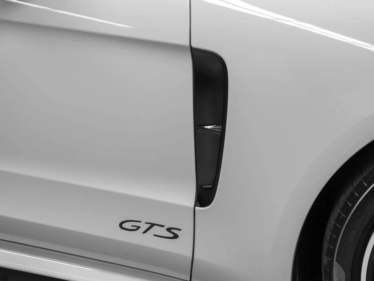 2020 Porsche Panamera Panamera GTS