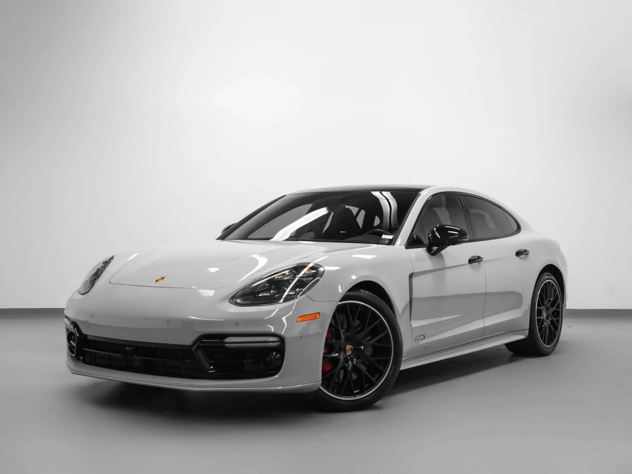 2020 Porsche Panamera Panamera GTS