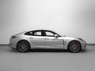 2026 Porsche Panamera Panamera GTS