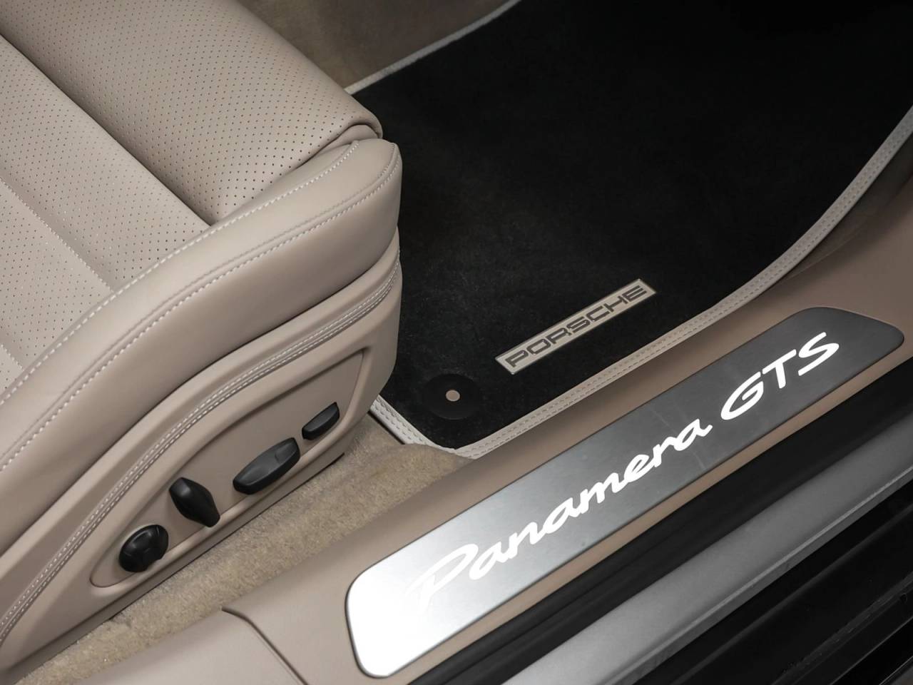 2026 Porsche Panamera Panamera GTS