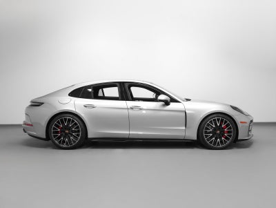 2025 Porsche Panamera GTS
