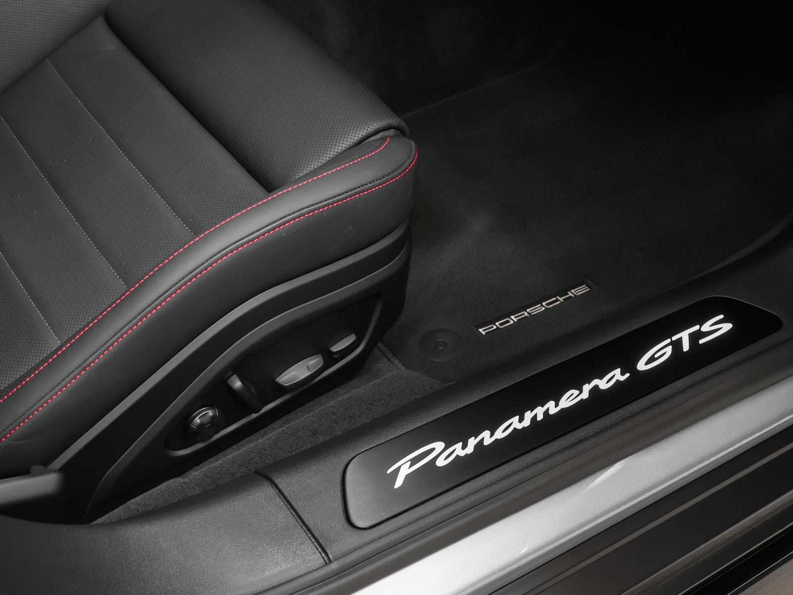 2025 Porsche Panamera GTS